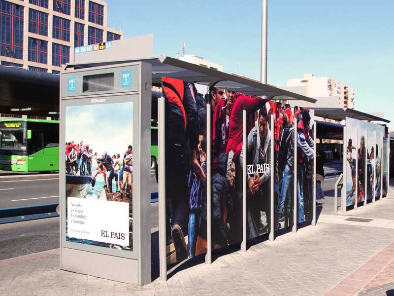 Publicidad exterior en mobiliario urbano para El País