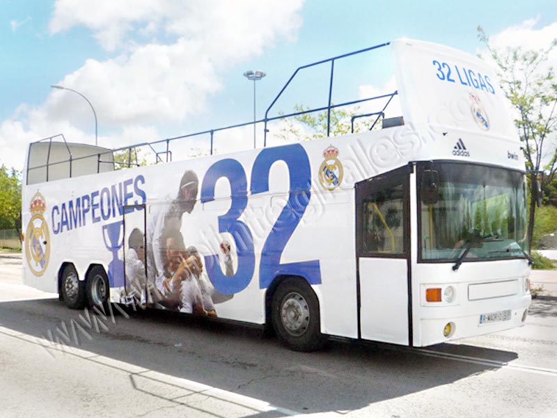 Autobús descapotable para eventos deportivos