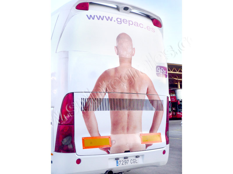 autobuses para promoción e información en la calle