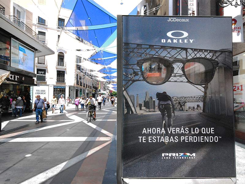 mupi de Oakley en Madrid