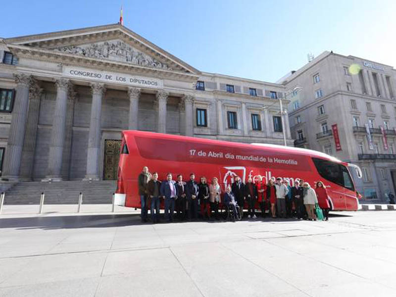 Evento itinerante del bus contra la hemofilia en el Congreso de los Diputados