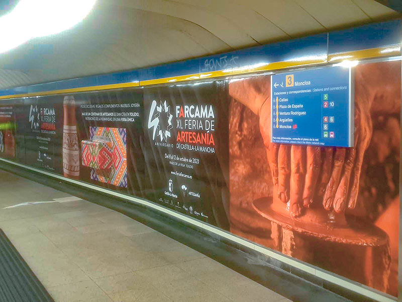 publicidad Farcama en Metro Sol