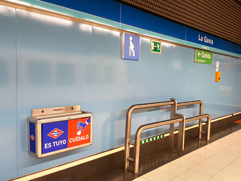 rotulación de vinilos en Metro de Madrid