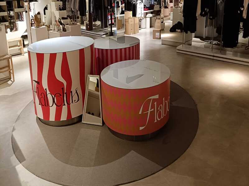 vinilado-mostrador-tienda-calzado-flabellus-el-corte-ingles-castellana-madrid