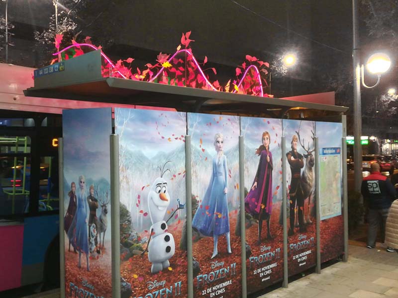 Iluminación de coróreos publicitarios para Frozen 2