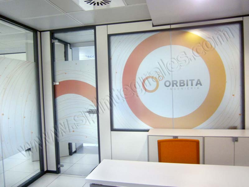 Decoración de oficinas con vinilo ácido