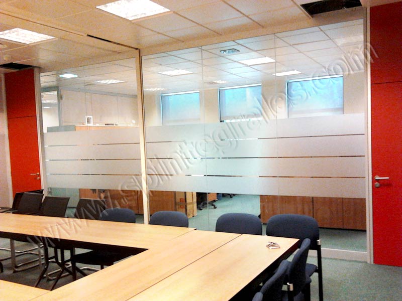 Instalación de vinilos y decoración para oficinas
