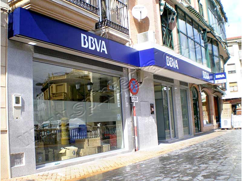 Carteles luminosos y diseño de escaparates