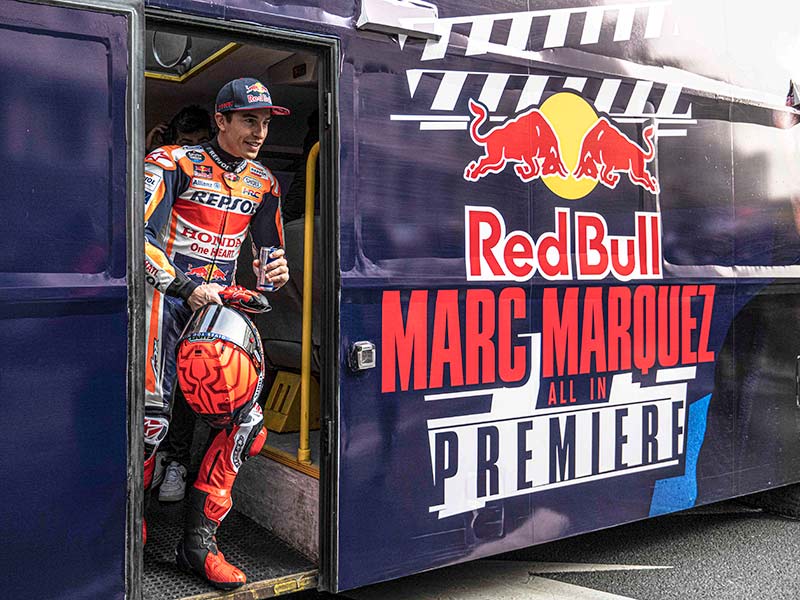 Marc Márquez · El autobús dentro de la presentación · Vista principal
